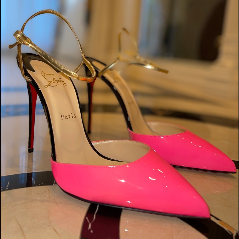 SOLD OUT CL closed toe pumps